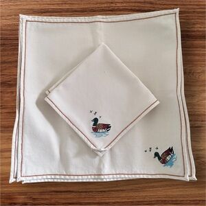 Duck Image Napkins Set of 4 Vintage One of the 4 has a tiny stain